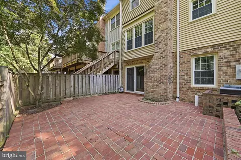 Exterior - 7716 Shootingstar Dr, Springfield, VA 22152 photo 4 of 9