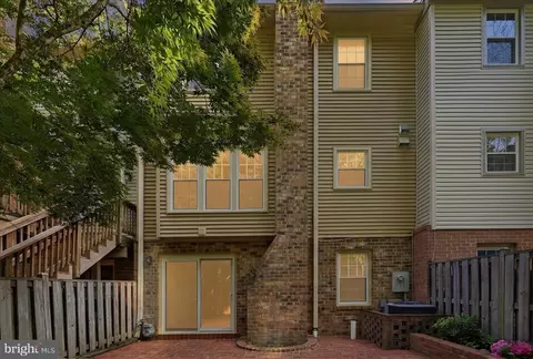 Exterior - 7716 Shootingstar Dr, Springfield, VA 22152 photo 8 of 9