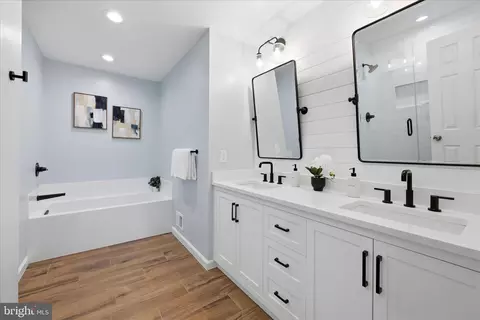 Bath - 7716 Shootingstar Dr, Springfield, VA 22152 photo 1 of 5