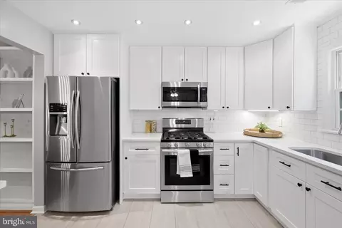 Kitchen - 7716 Shootingstar Dr, Springfield, VA 22152 photo 2 of 3