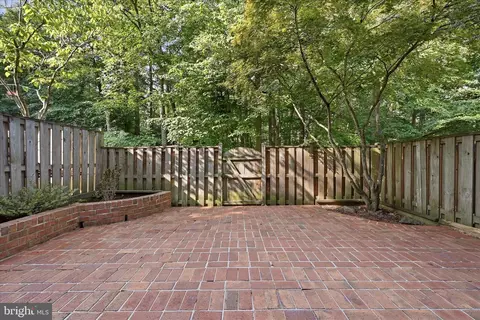 Exterior - 7716 Shootingstar Dr, Springfield, VA 22152 photo 5 of 9