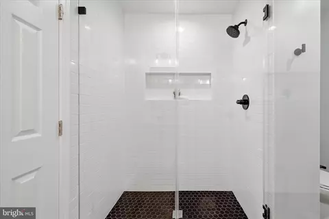 Bath - 7716 Shootingstar Dr, Springfield, VA 22152 photo 2 of 5