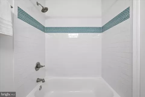 Bath - 7716 Shootingstar Dr, Springfield, VA 22152 photo 4 of 5