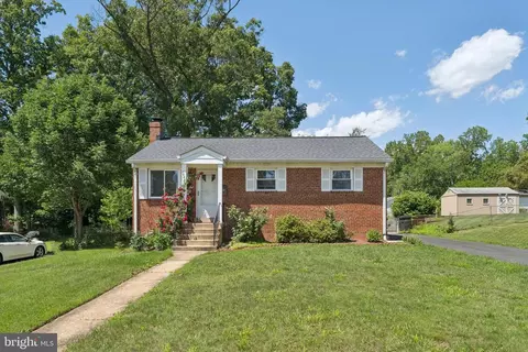 7022 Strathmore St, Falls Church, VA 22042
