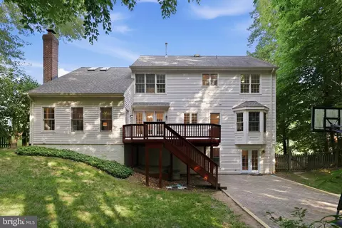 Exterior - 8556 Hooes Rd, Springfield, VA 22153 photo 7 of 11