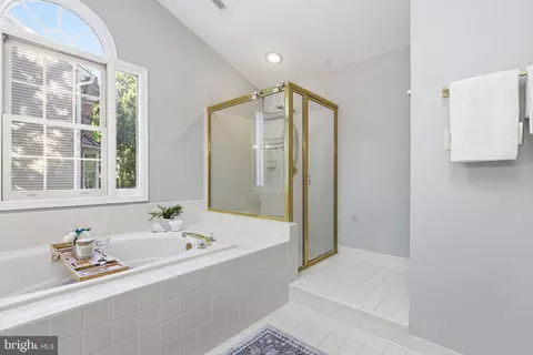 Bath - 8556 Hooes Rd, Springfield, VA 22153 photo 2 of 4