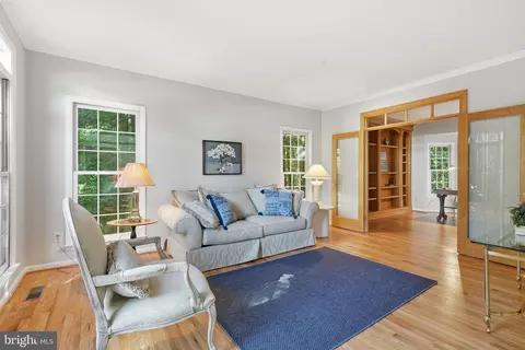 Living - 8556 Hooes Rd, Springfield, VA 22153 photo 1 of 2