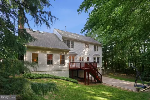 Exterior - 8556 Hooes Rd, Springfield, VA 22153 photo 9 of 11