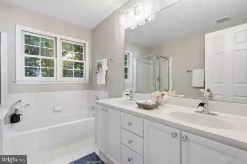 Bath - 8556 Hooes Rd, Springfield, VA 22153 photo 4 of 4