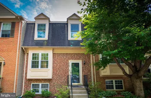 6168 Forest Creek Ct, Springfield, VA 22152