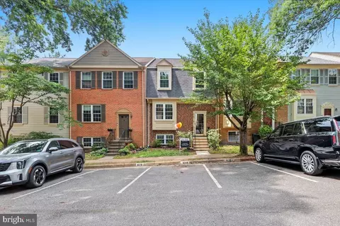 6168 Forest Creek Ct, Springfield, VA 22152