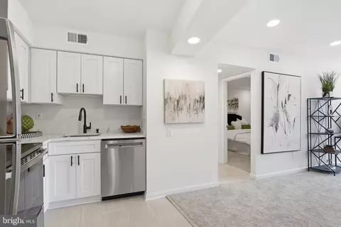 Kitchen - 5800 Royal Ridge Dr, Springfield, VA 22152 photo 2 of 2