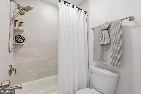 Bath - 5800 Royal Ridge Dr, Springfield, VA 22152 photo 2 of 2