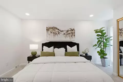 Bedroom - 5800 Royal Ridge Dr, Springfield, VA 22152 photo 5 of 5