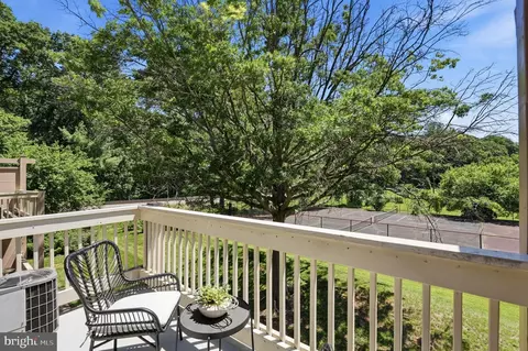 Exterior - 5800 Royal Ridge Dr, Springfield, VA 22152 photo 2 of 2
