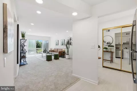 Entry Way - 5800 Royal Ridge Dr, Springfield, VA 22152 photo 1 of 2