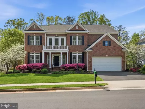 7805 Rose Garden Ln, Springfield, VA 22153