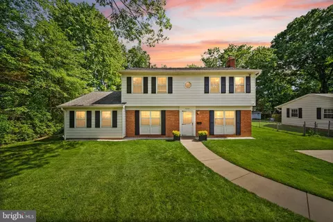 4215 Alcott St, Alexandria, VA 22309