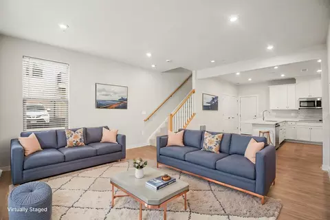 2430 Silver Line Aly, Herndon, VA 20171