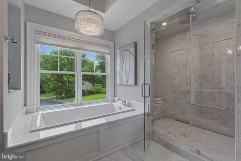Bath - 7820 Calpurnia Ct, Mclean, VA 22102 photo 2 of 10