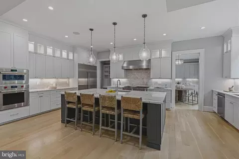 Kitchen - 7820 Calpurnia Ct, Mclean, VA 22102 photo 3 of 10