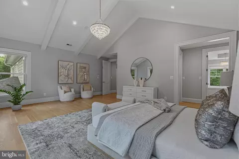 Bedroom - 7820 Calpurnia Ct, Mclean, VA 22102 photo 4 of 10