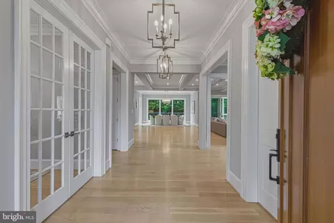 Entry Way - 7820 Calpurnia Ct, Mclean, VA 22102 photo 3 of 9