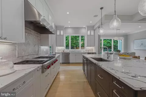 Kitchen - 7820 Calpurnia Ct, Mclean, VA 22102 photo 6 of 10