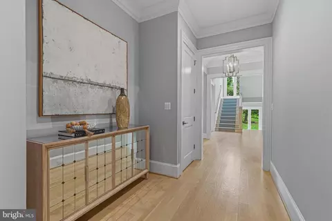 Entry Way - 7820 Calpurnia Ct, Mclean, VA 22102 photo 2 of 9