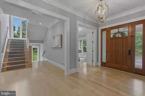 Entry Way - 7820 Calpurnia Ct, Mclean, VA 22102 photo 5 of 9