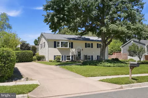 6106 Marilyn Dr, Alexandria, VA 22310