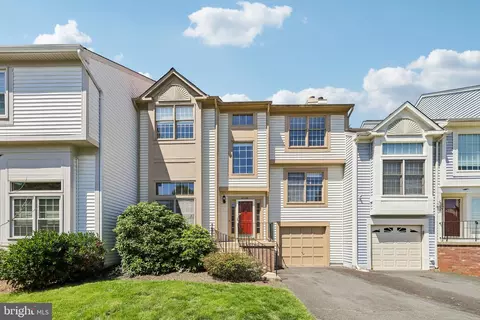 6520 Palisades Dr Apt, Centreville, VA 20121