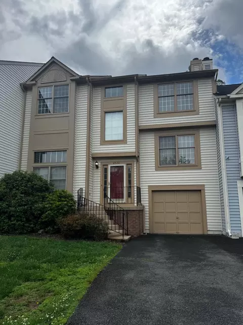 6520 Palisades Dr Apt, Centreville, VA 20121