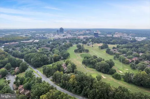 View/Area - 11533 Pine Cone Ct, Reston, VA 20191 photo 9 of 10
