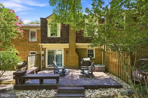 Exterior - 11533 Pine Cone Ct, Reston, VA 20191 photo 3 of 9