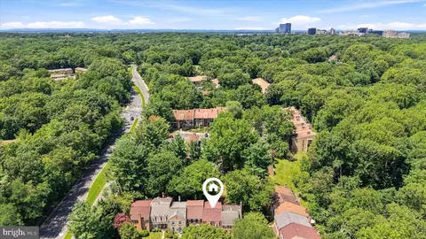 View/Area - 11533 Pine Cone Ct, Reston, VA 20191 photo 2 of 10