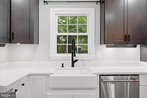 Kitchen - 11533 Pine Cone Ct, Reston, VA 20191 photo 3 of 4