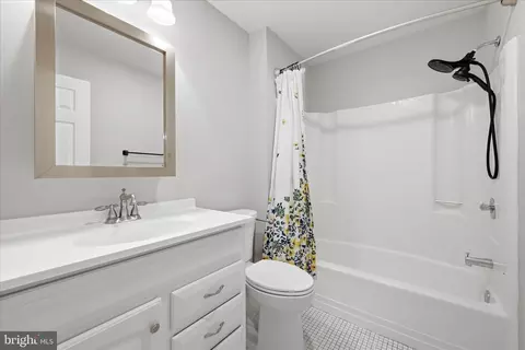 Bath - 11533 Pine Cone Ct, Reston, VA 20191 photo 3 of 3