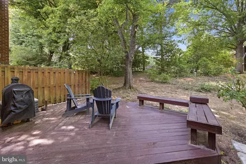Exterior - 11533 Pine Cone Ct, Reston, VA 20191 photo 4 of 9
