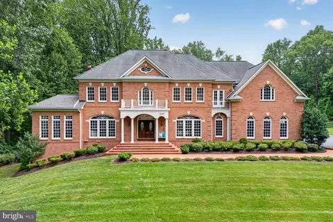 10507 Oakton Ridge Ct, Oakton, VA 22124