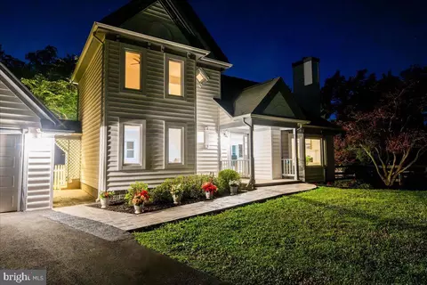 Exterior - 11057 Bishopsgate Ct, Reston, VA 20194 photo 2 of 25