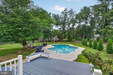 Exterior - 11057 Bishopsgate Ct, Reston, VA 20194 photo 15 of 25