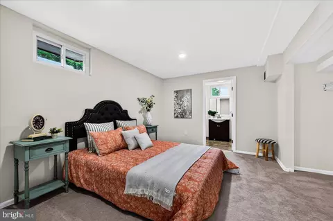 Bedroom - 11057 Bishopsgate Ct, Reston, VA 20194 photo 4 of 6