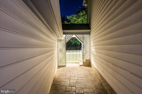 Entry Way - 11057 Bishopsgate Ct, Reston, VA 20194 photo 1 of 8