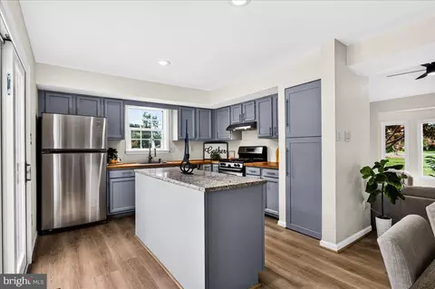 Kitchen - 11057 Bishopsgate Ct, Reston, VA 20194 photo 2 of 2