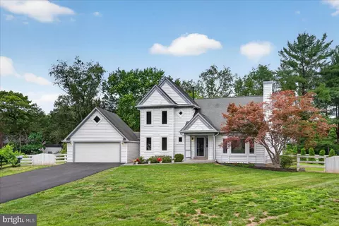 Exterior - 11057 Bishopsgate Ct, Reston, VA 20194 photo 7 of 25