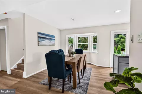 Dining - 11057 Bishopsgate Ct, Reston, VA 20194 photo 2 of 2