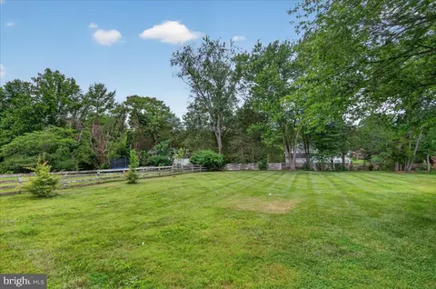 Exterior - 11057 Bishopsgate Ct, Reston, VA 20194 photo 22 of 25