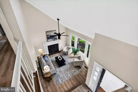 Entry Way - 11057 Bishopsgate Ct, Reston, VA 20194 photo 6 of 8