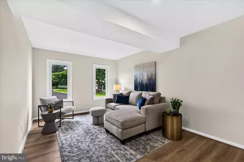 Living - 11057 Bishopsgate Ct, Reston, VA 20194 photo 3 of 4